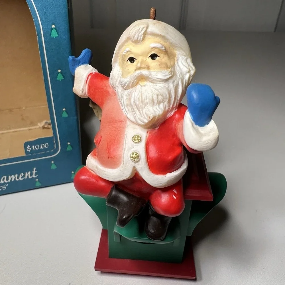 Vintage‎ Christmas ornament Hallmark City Lights Santa 1984 Hooks to Tree Lights