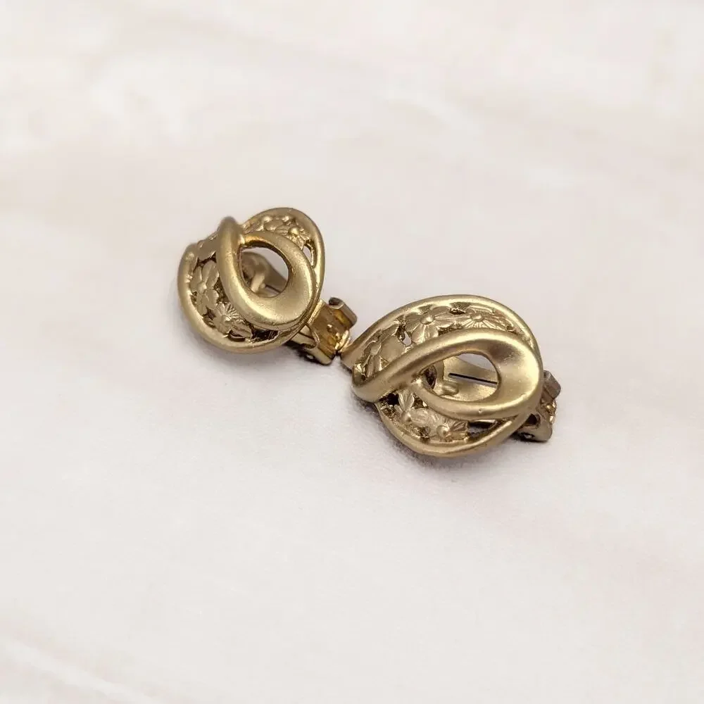 Vintage clip earrings