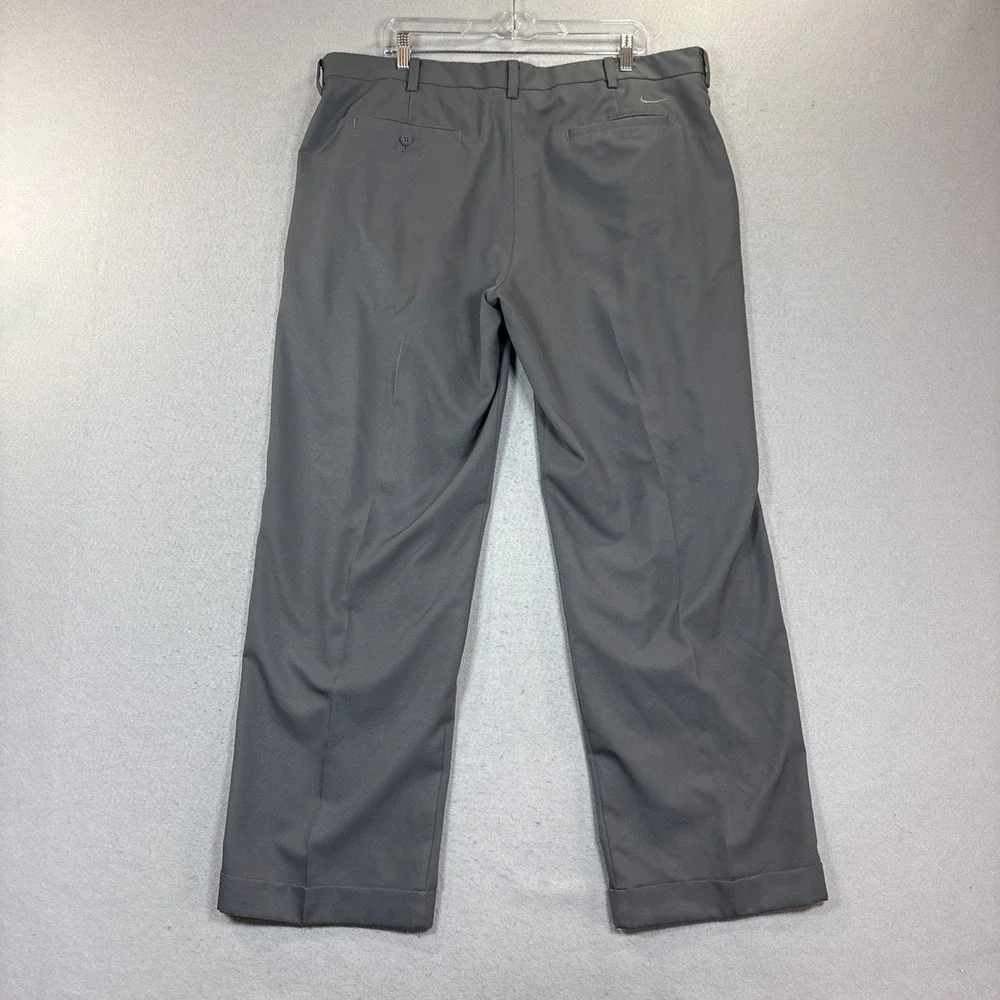 Nike Golf Dri-Fit Men's 40x32 Gray Pocketed Pleat‎ Front Straight Leg Pants