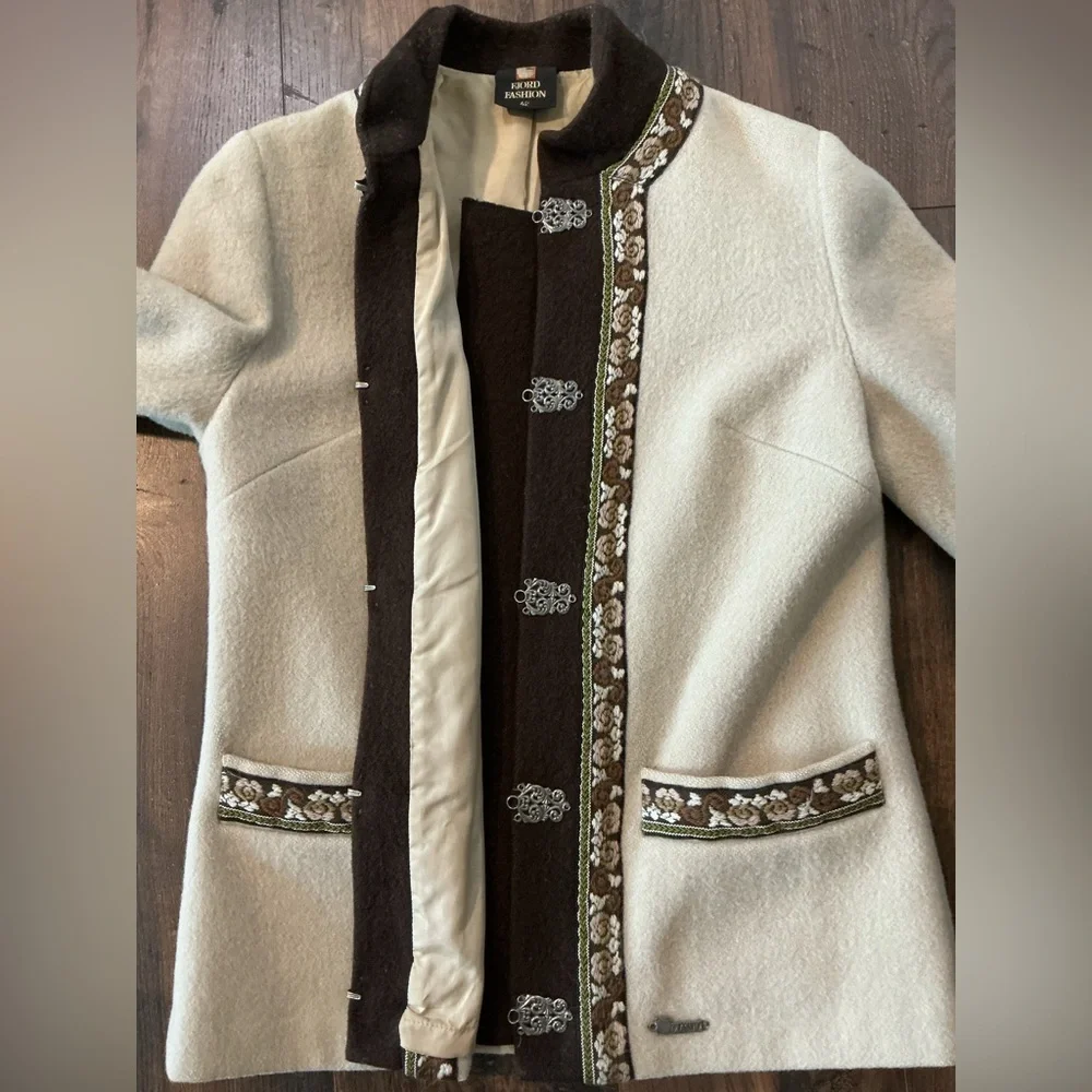 Vintage Fjord Fashion Women’s Wool Jacket Cream Brown Size 42
