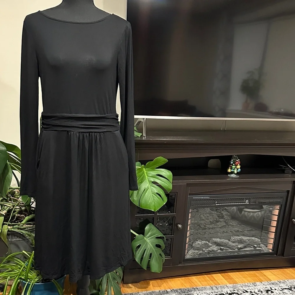 Boden sleek black