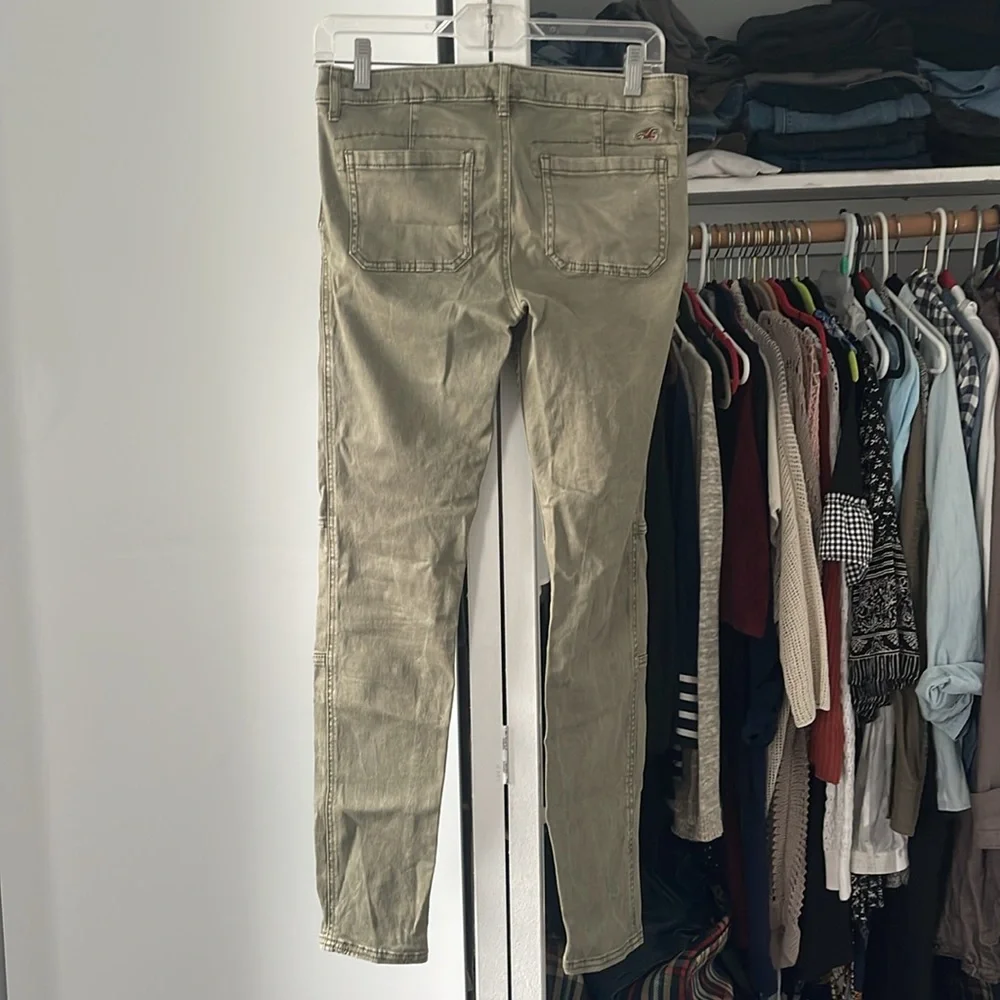 Hollister inseam 28” actual