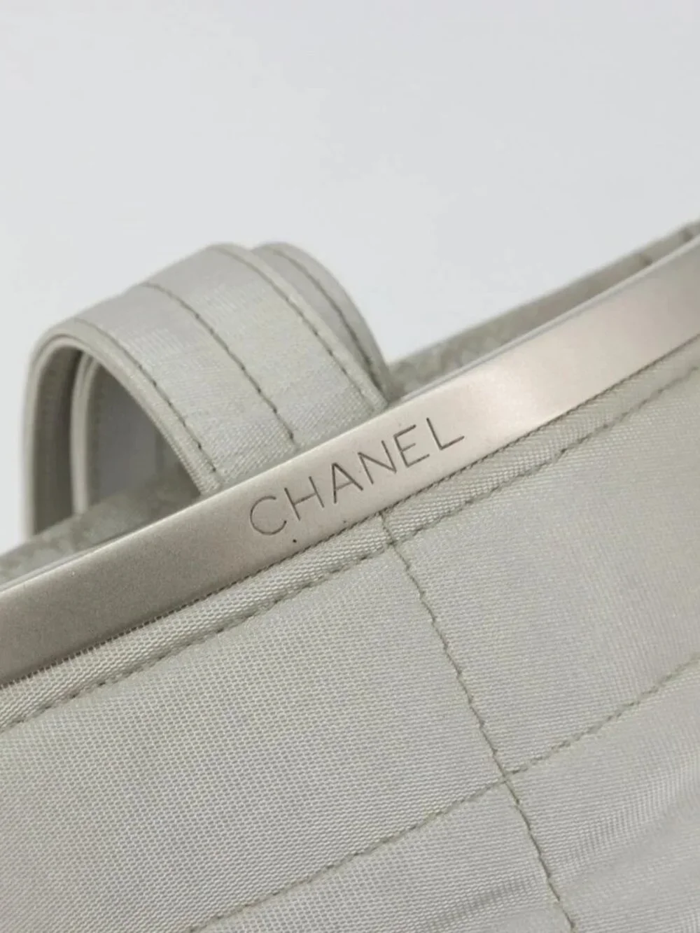 CHANEL brand	chanel color	silver