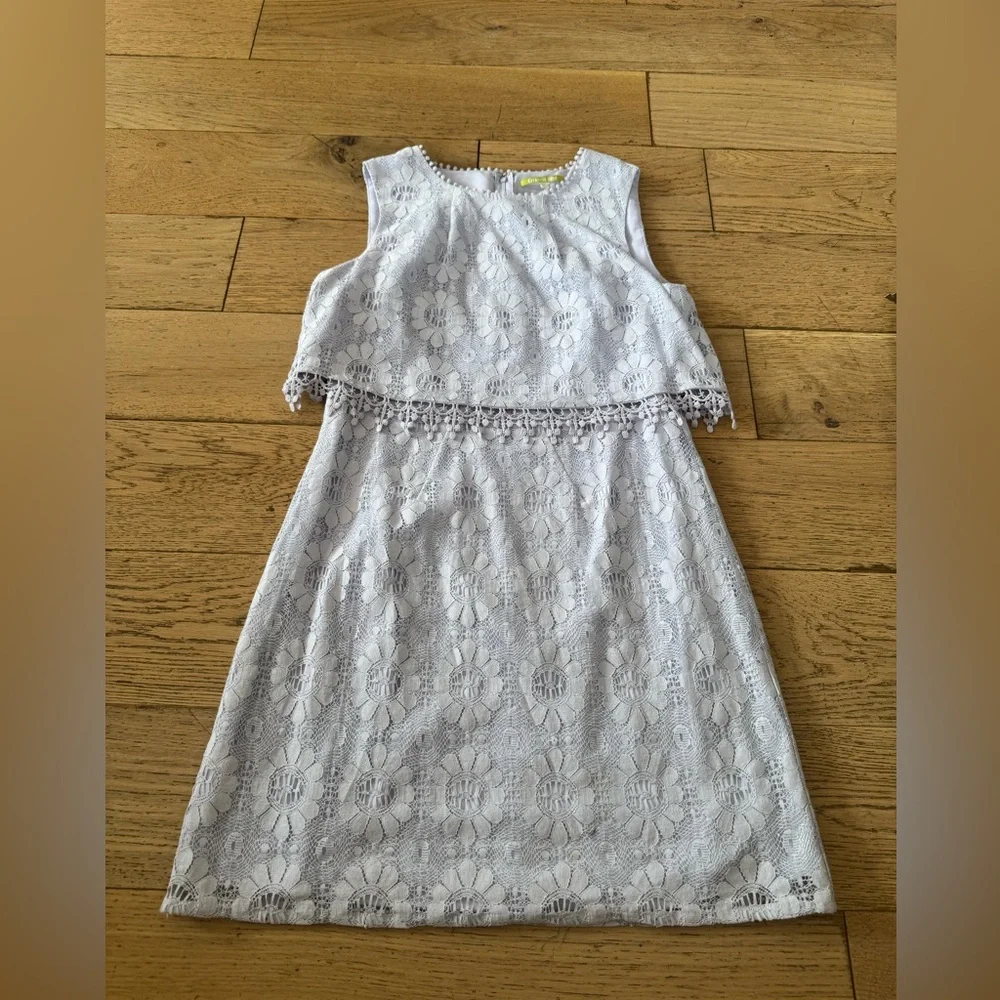 Gianni Bini Lavender Floral Lace Popover‎ Sleeveless Pom Pom Trim Size 10 (705)