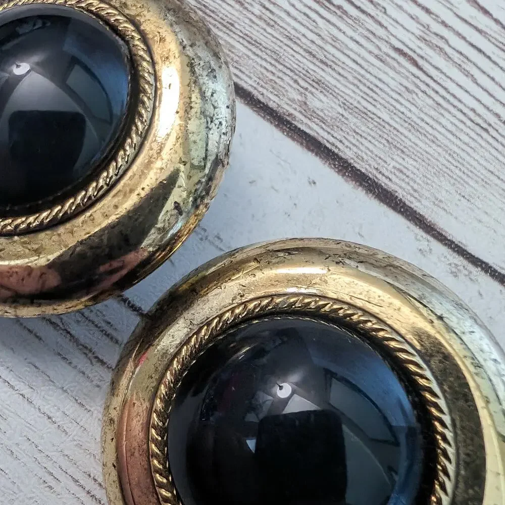 Vintage clip earrings