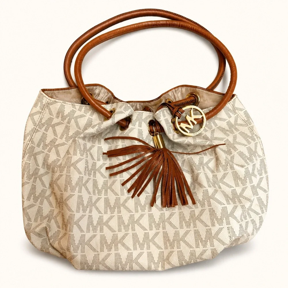 Michael Kors East West Ring Tote Vanilla Drawstring Tassel Shoulder Bag Travel