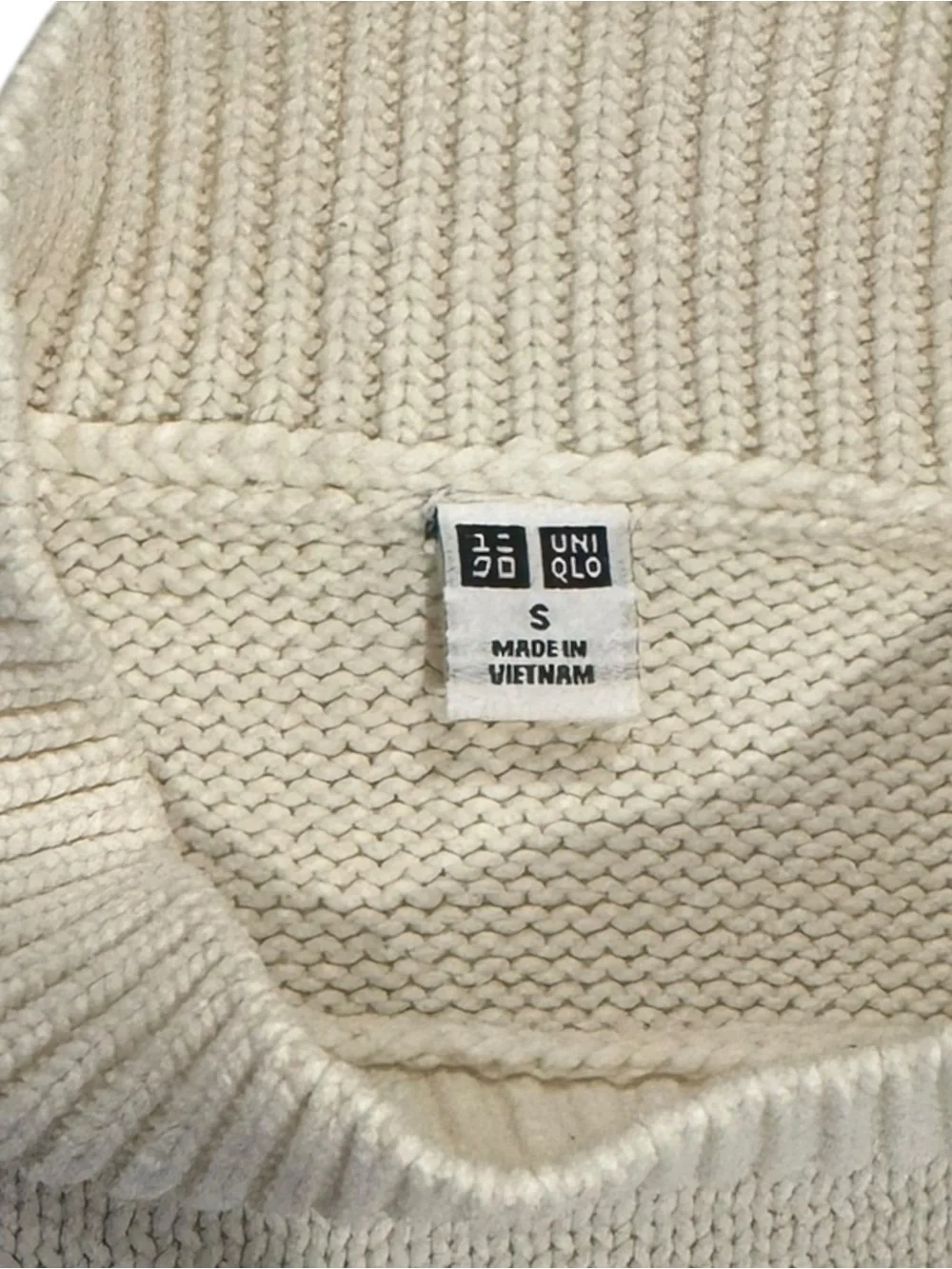Uniqlo soft knit