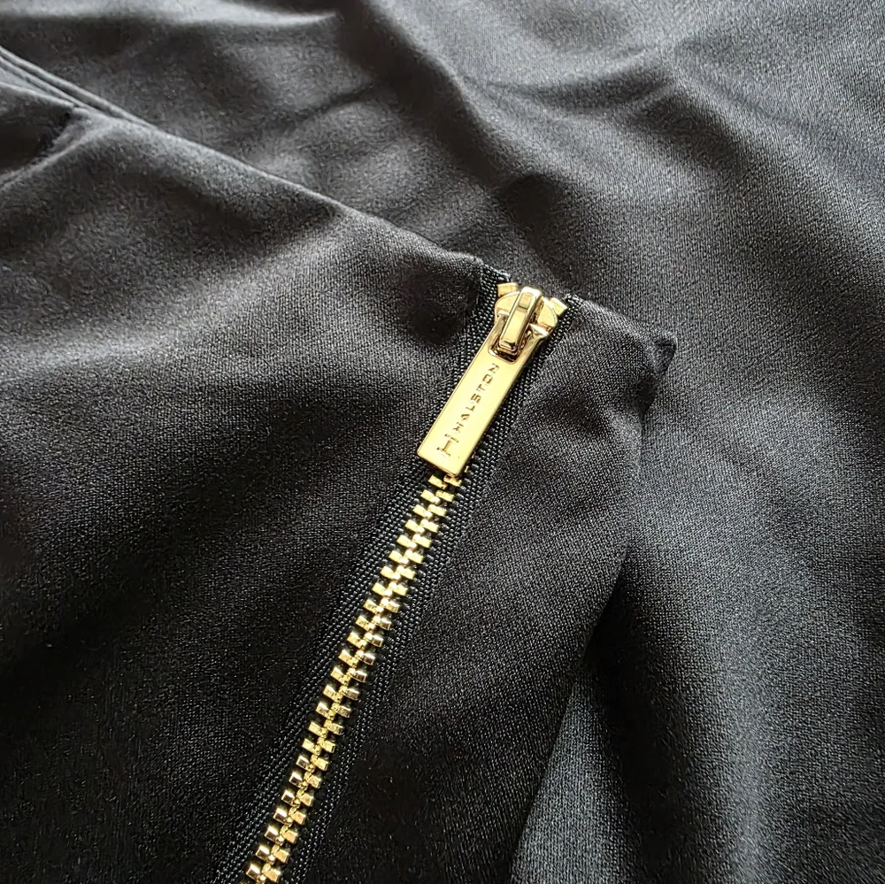 Halston Heritage perfect any elegance