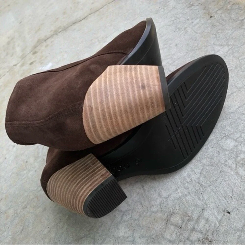 Ecco brown suede