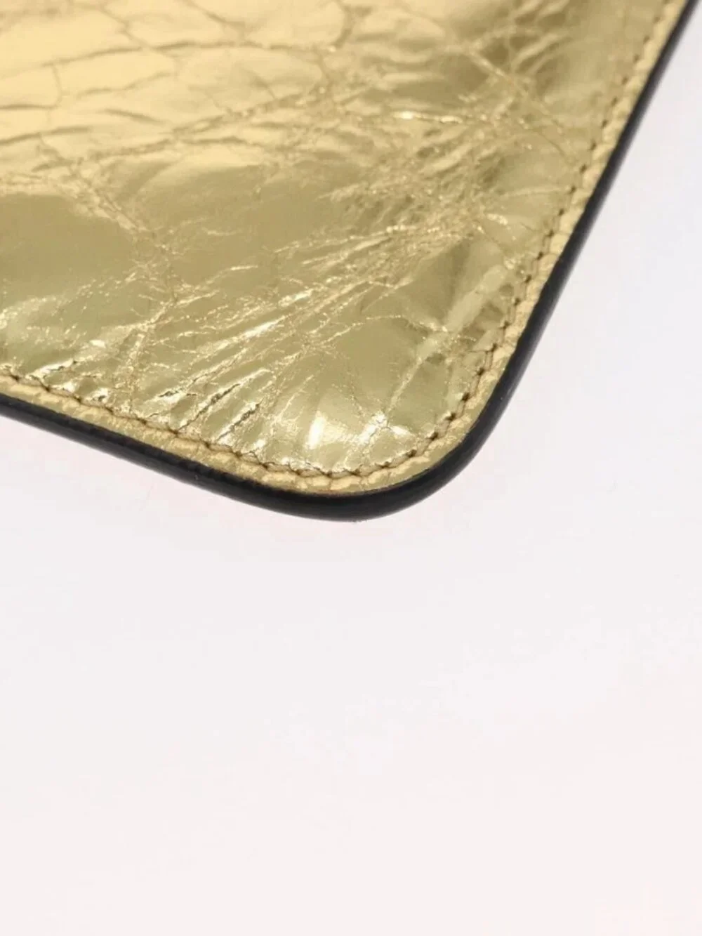 CHANEL brand	chanel color	gold