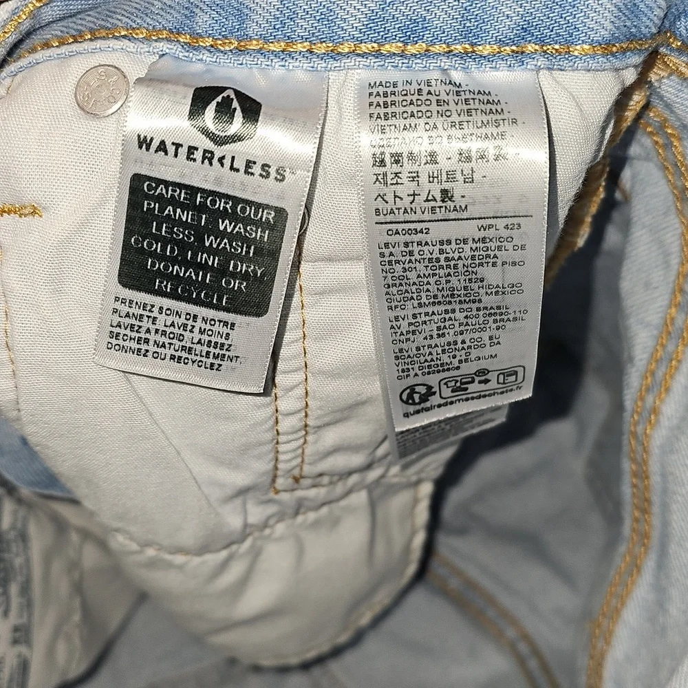 Levis waist measures