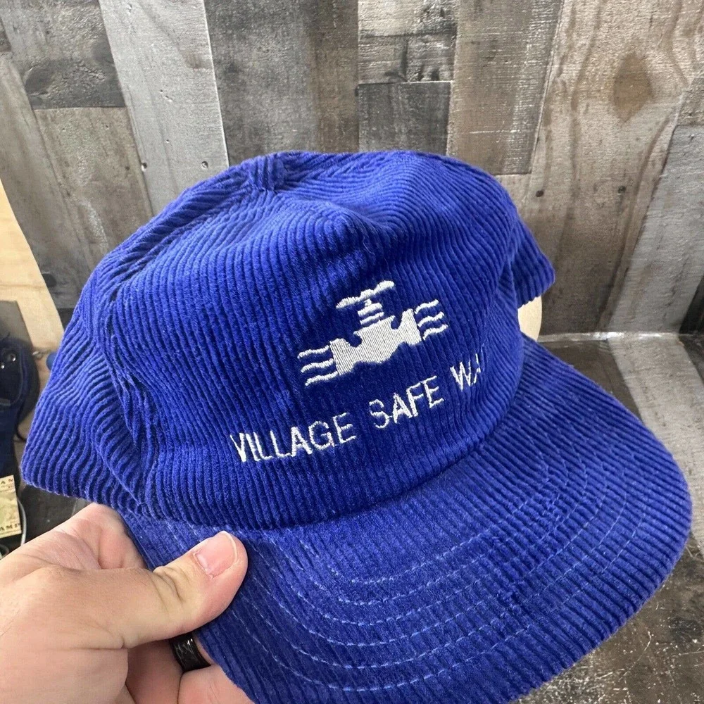 Hat vintage village