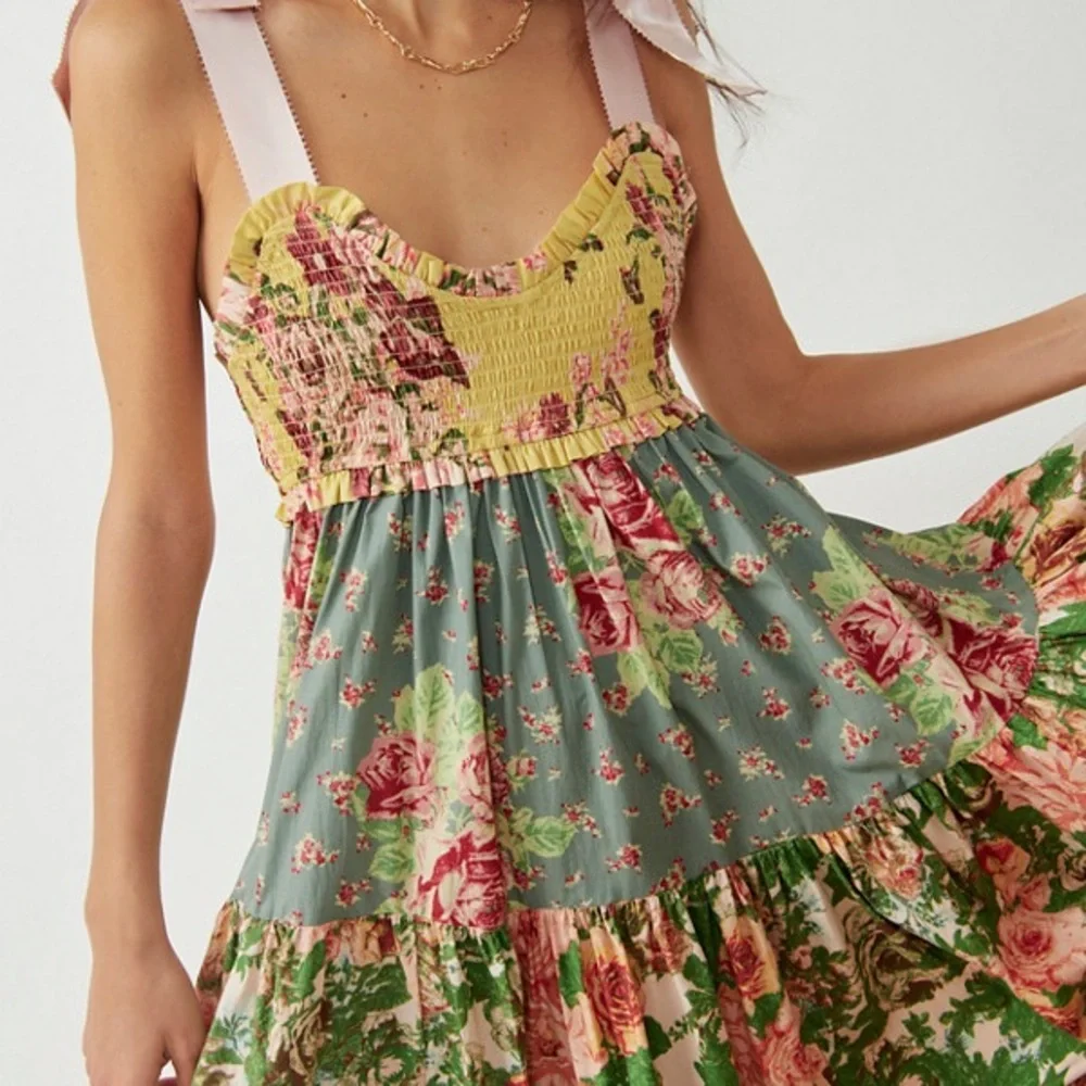 Free People embrace elegance