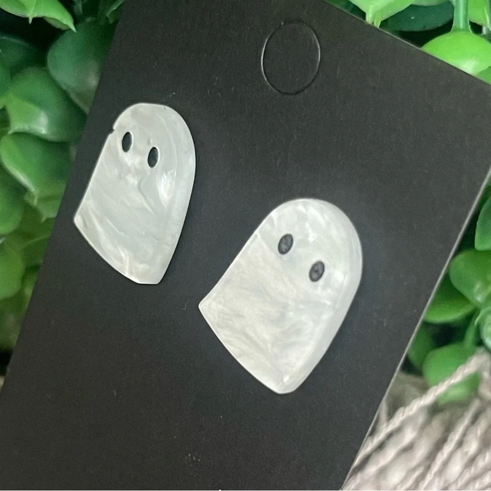 Ghost Halloween White Pearlescent Stud Earrings NEW