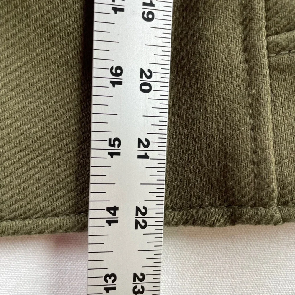 Banana Republic features crest doubled
