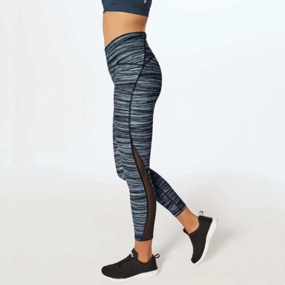 Lululemon Train Times‎ 7/8 Pant, Low Tide Alpine White Black / Black