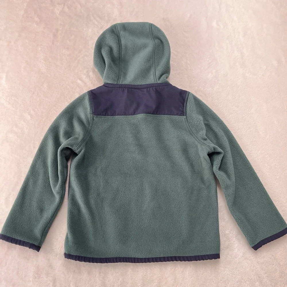 Vineyard Vines very good