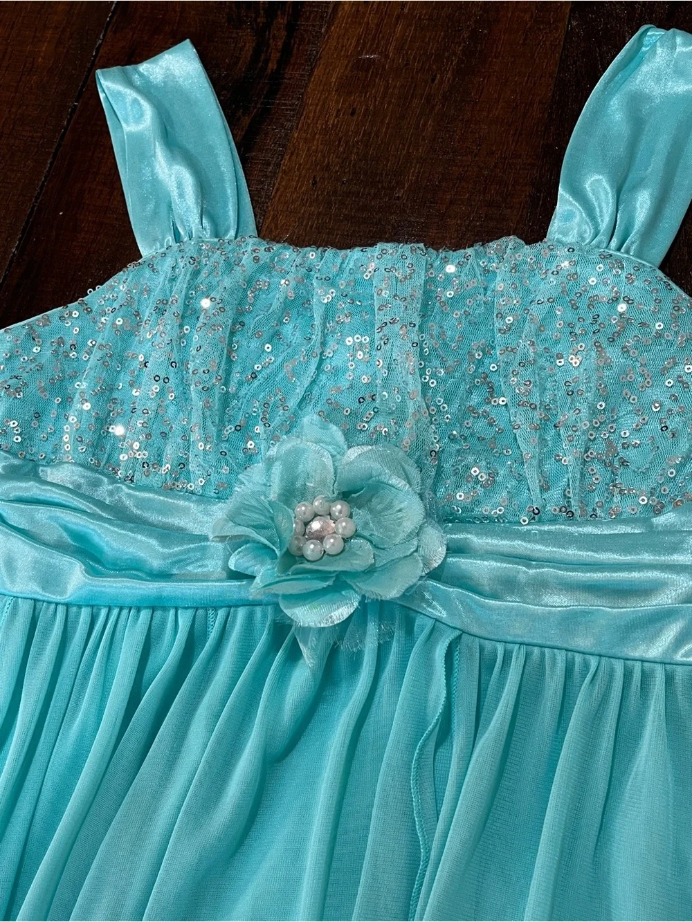 N/A charming turquoise