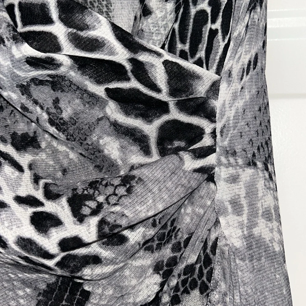 Karen Kane Sheer Snakeskin LS Top M Black/Gray Maximalist Gathered Waist USA