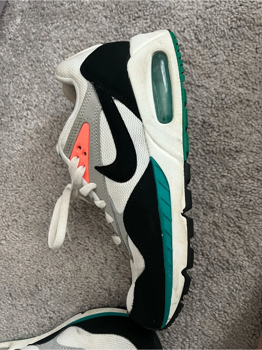 Nike iconic sneaker