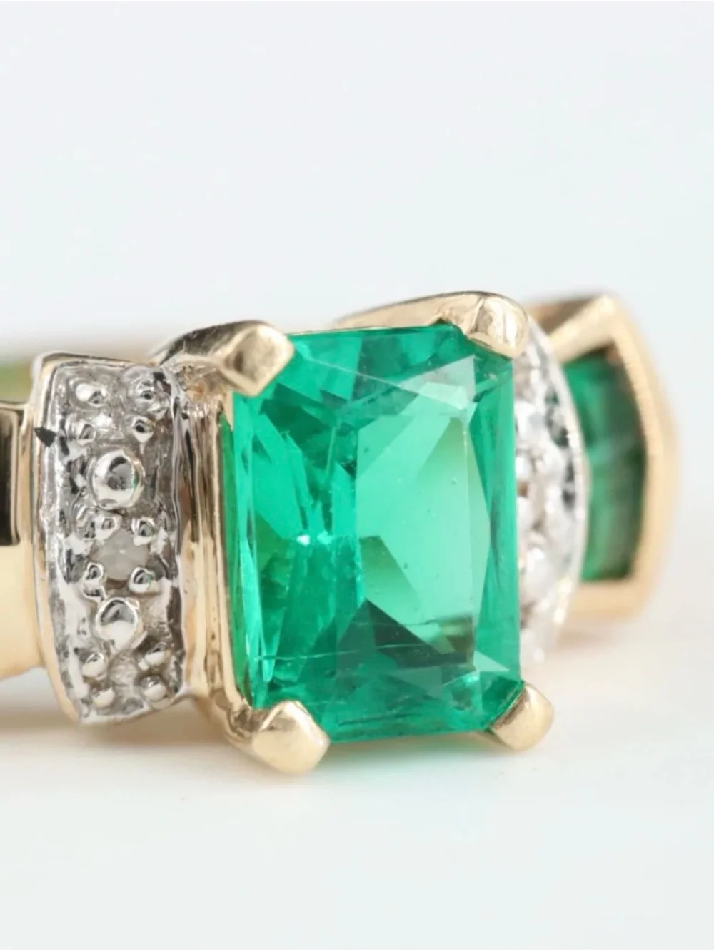 N/A lab emerald