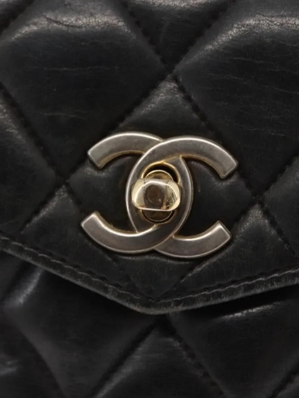 CHANEL Matelasse Waist bag Lamb Skin Black Gold CC Auth am10530