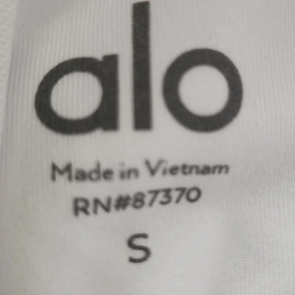 ALO Yoga great size out