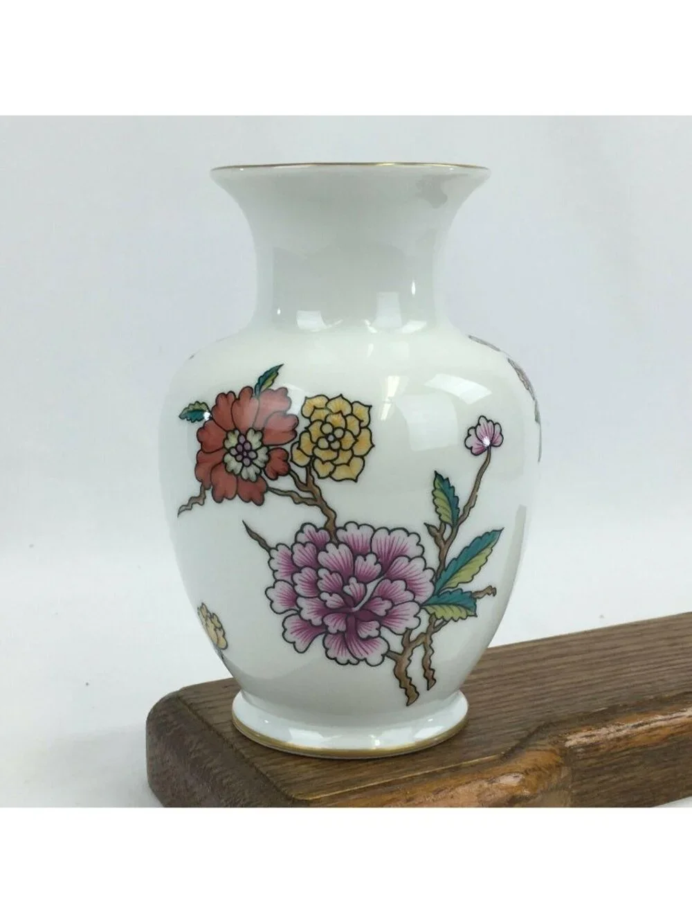 Vintage Hollohaza Handpainted Floral Porcelain Vase  5 1/2