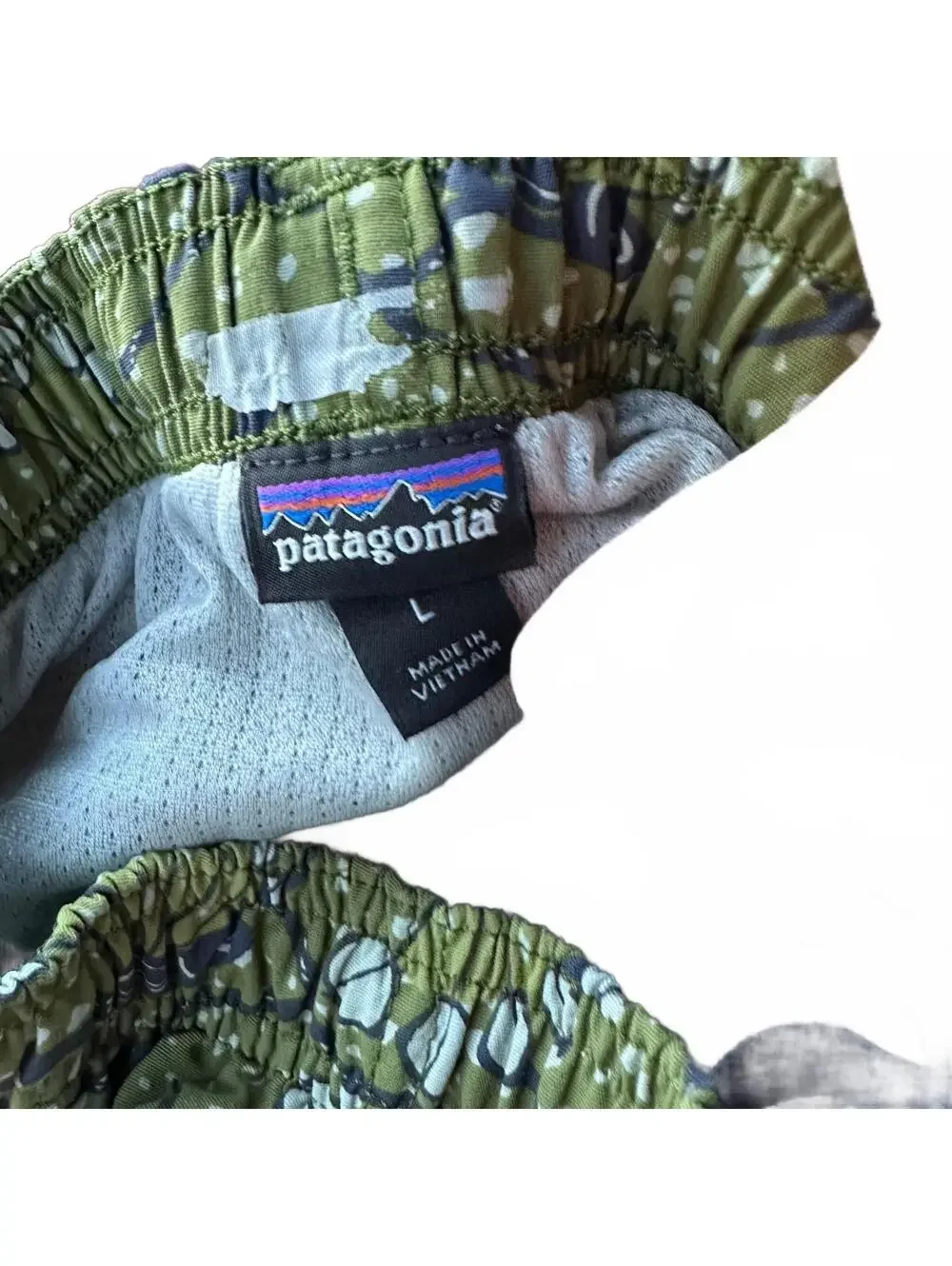Patagonia Boys Baggies™ Shorts Size Large Hexy Fish Sprouted Green