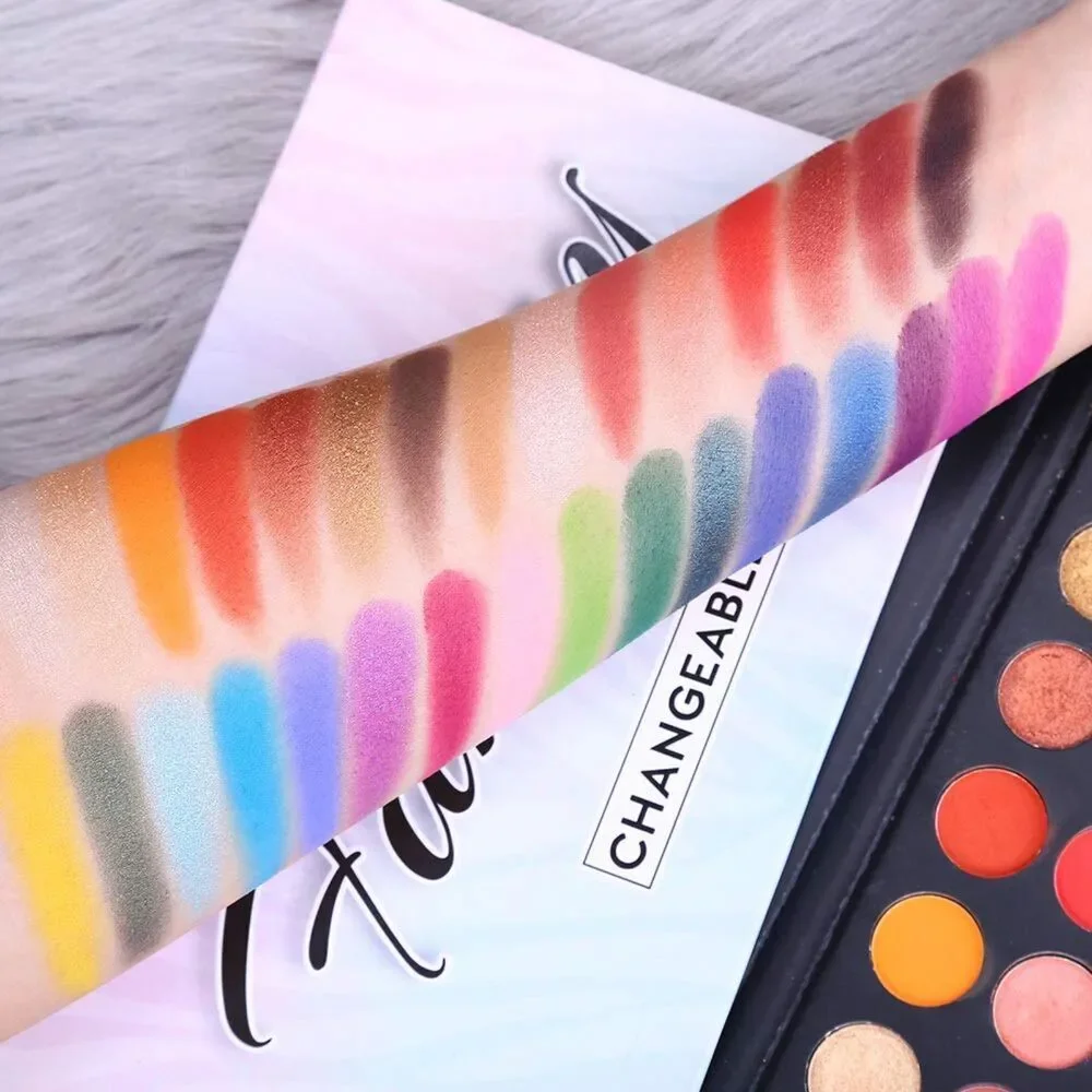 Highly Pigmented Eye Makeup Matte Shimmer Metallic Eyeshadow Palette