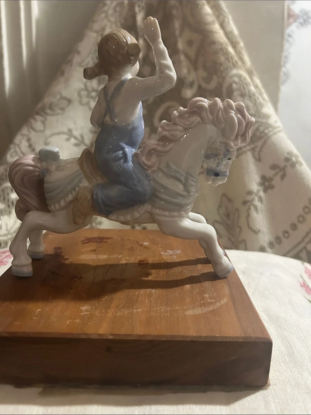 N/A delicate porcelain
