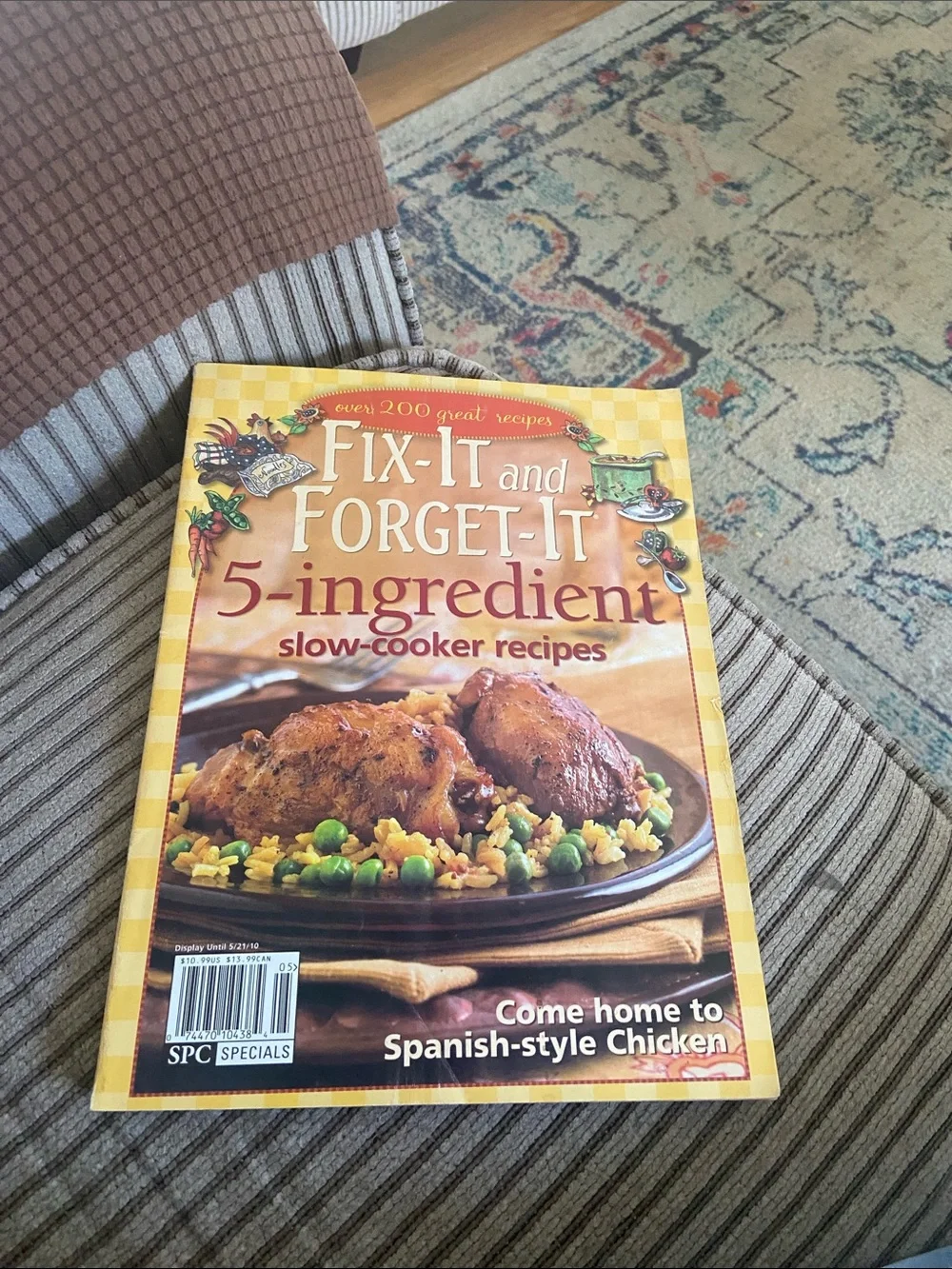 5-Ingredient Slow-Cooker Recipes Cookbook - Yellow Cover