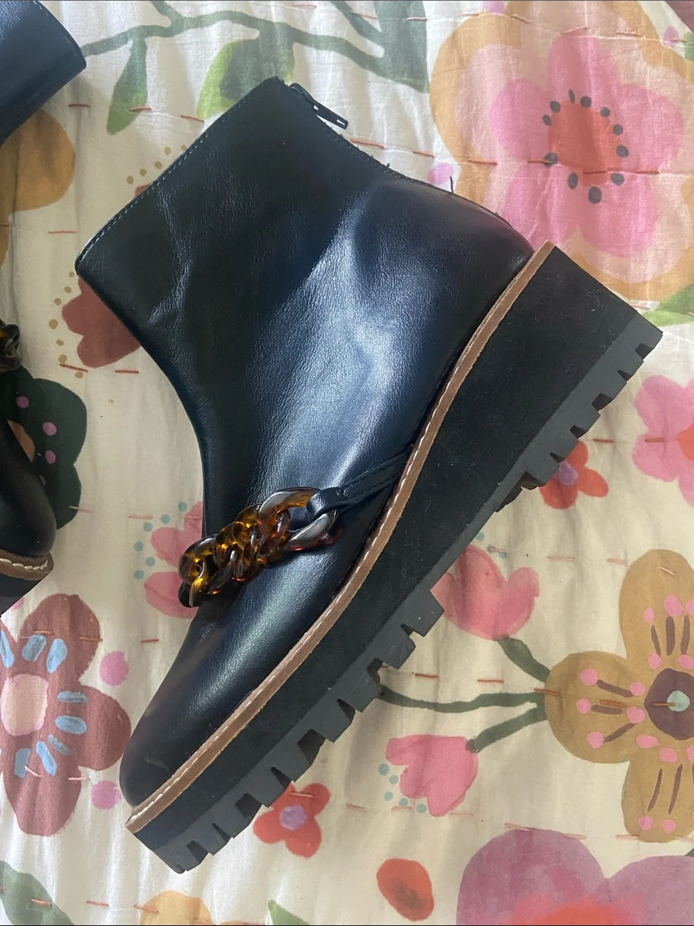 Coconuts by Matisse black leather