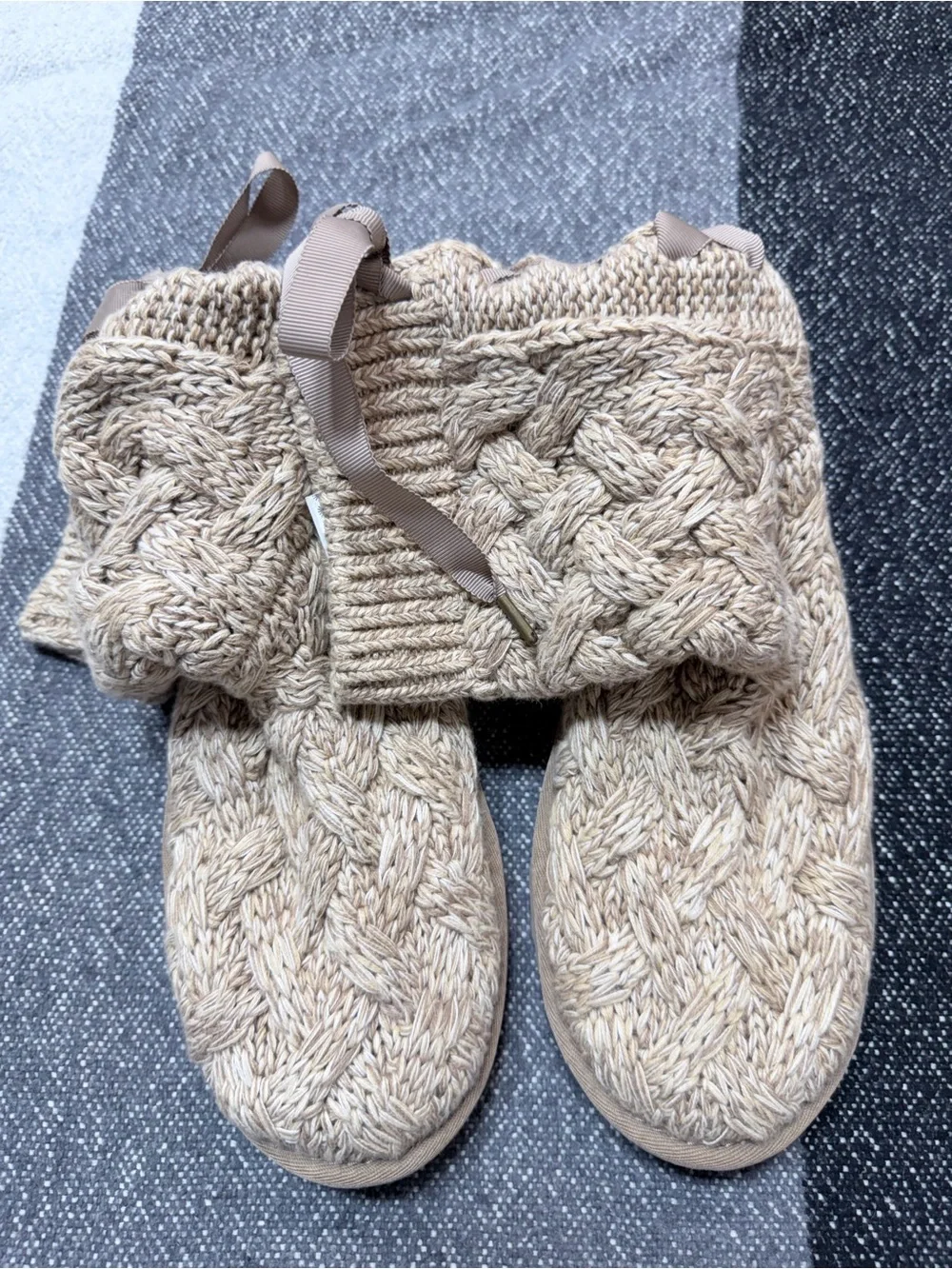 UGG isla women’s