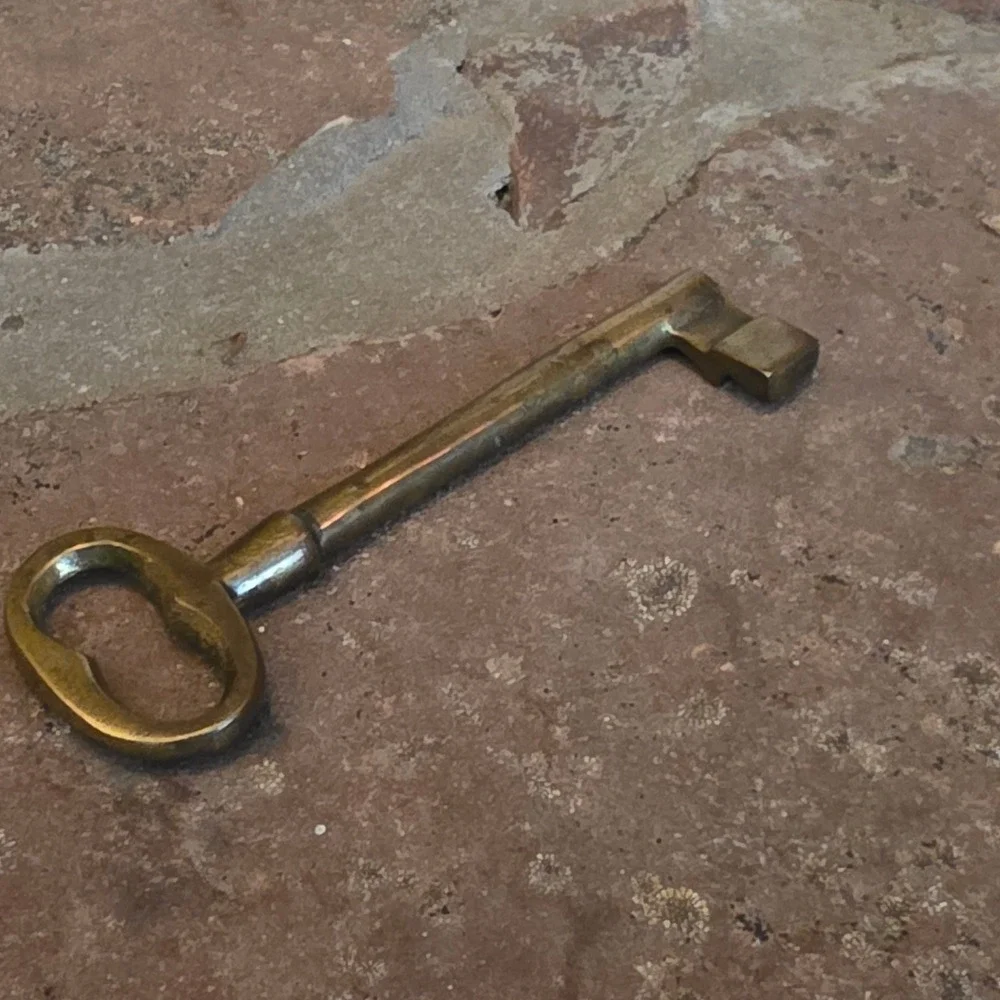 Unbranded vintage solid