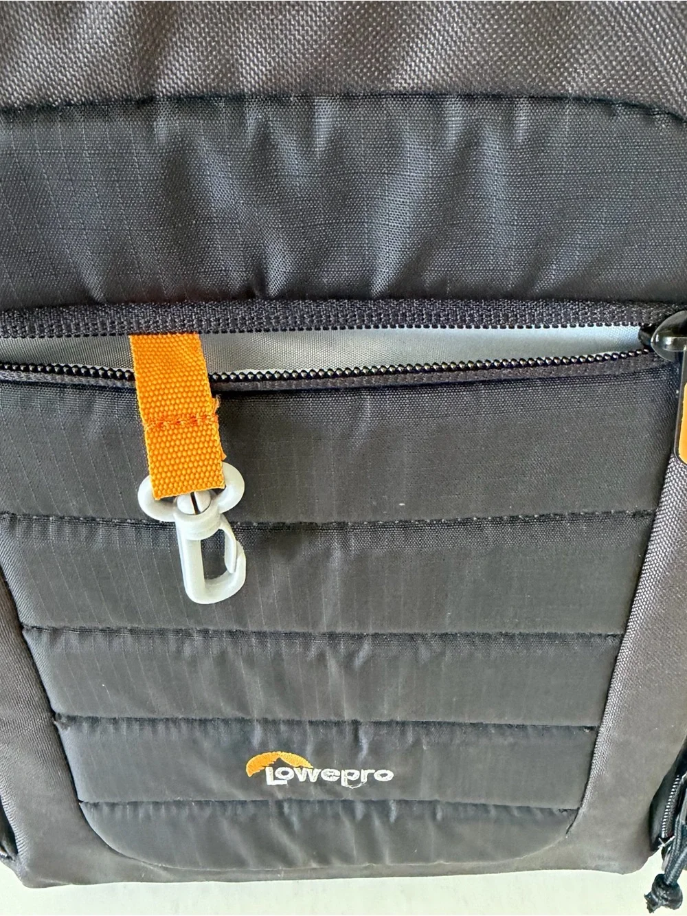 Lowepro please note