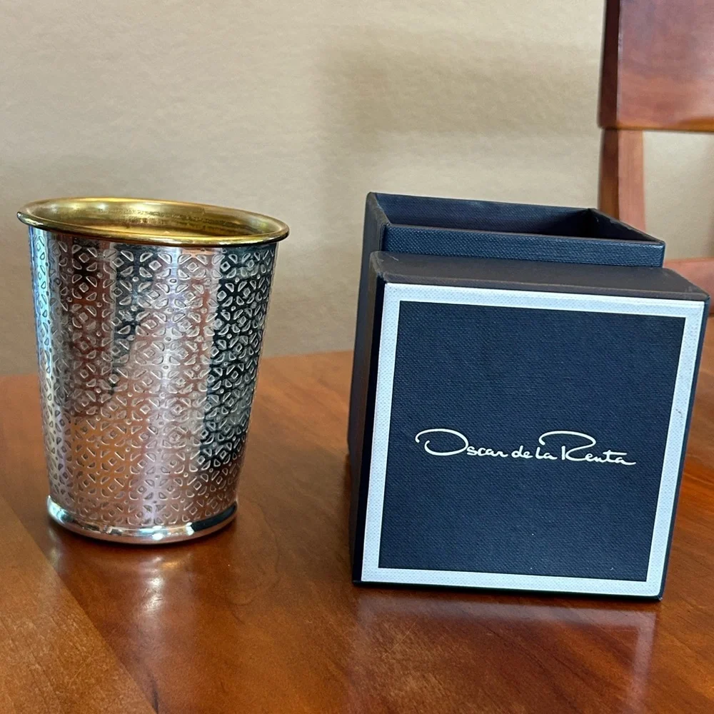 Oscar de la Renta Gold and Silver Textured Candle