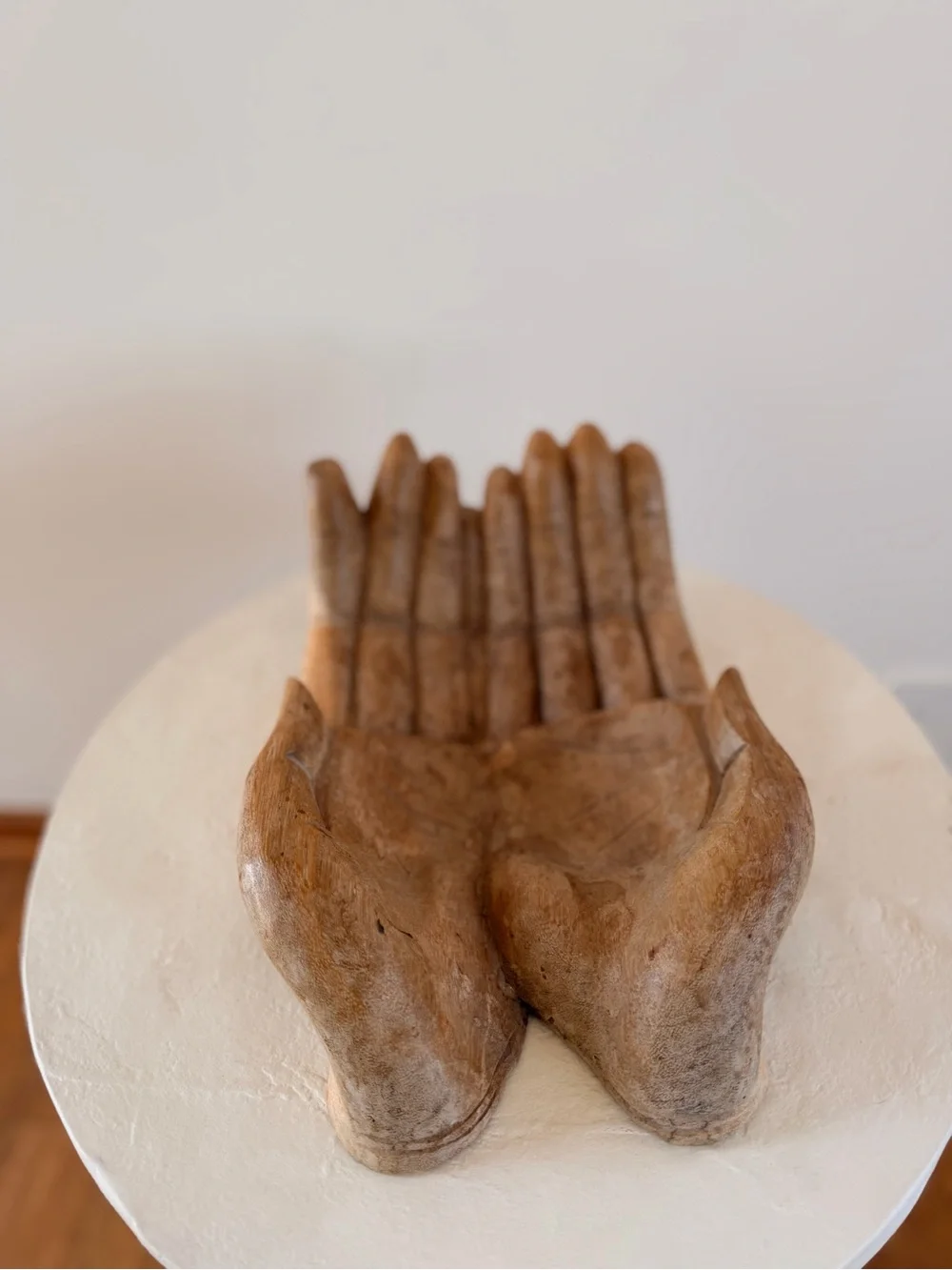 CARVED SUAR WOOD CUPPED/BEGGING‎ HANDS OFFERING SCULPTURE BOWL RUSTIC JAPANDI