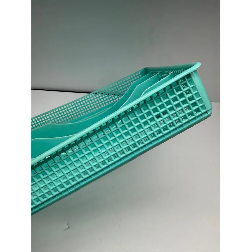 N/A teal plastic