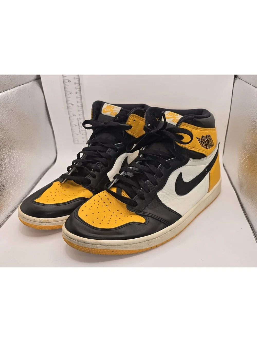 Sz 12 Jordan 1 Retro Yellow Toe High-Top Sneakers Yellow/Black/White 555088-711