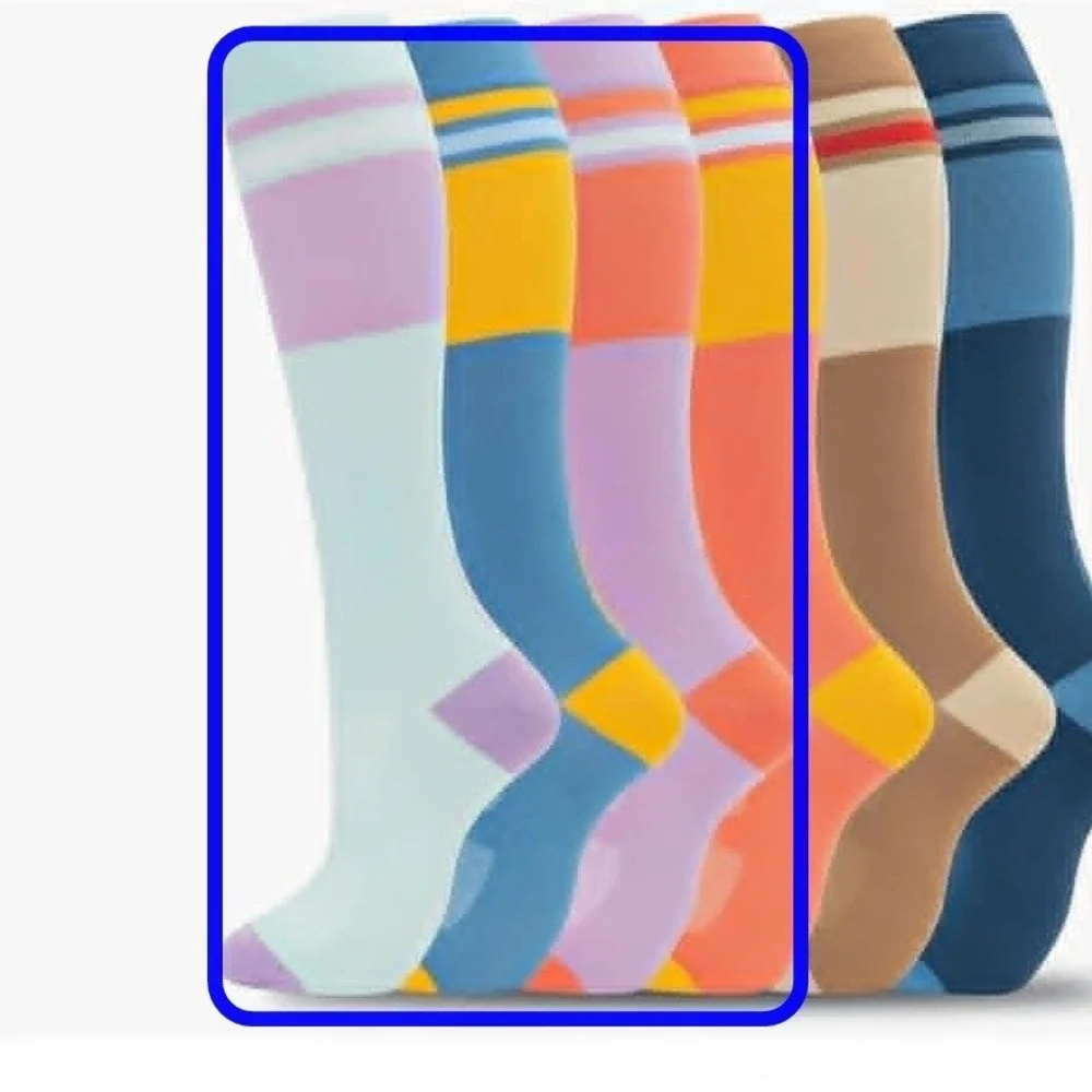 4 Pair Compression Socks 20-30mmHg S/M Fits Small to Medium Shoe Size 5.5 to 8.5