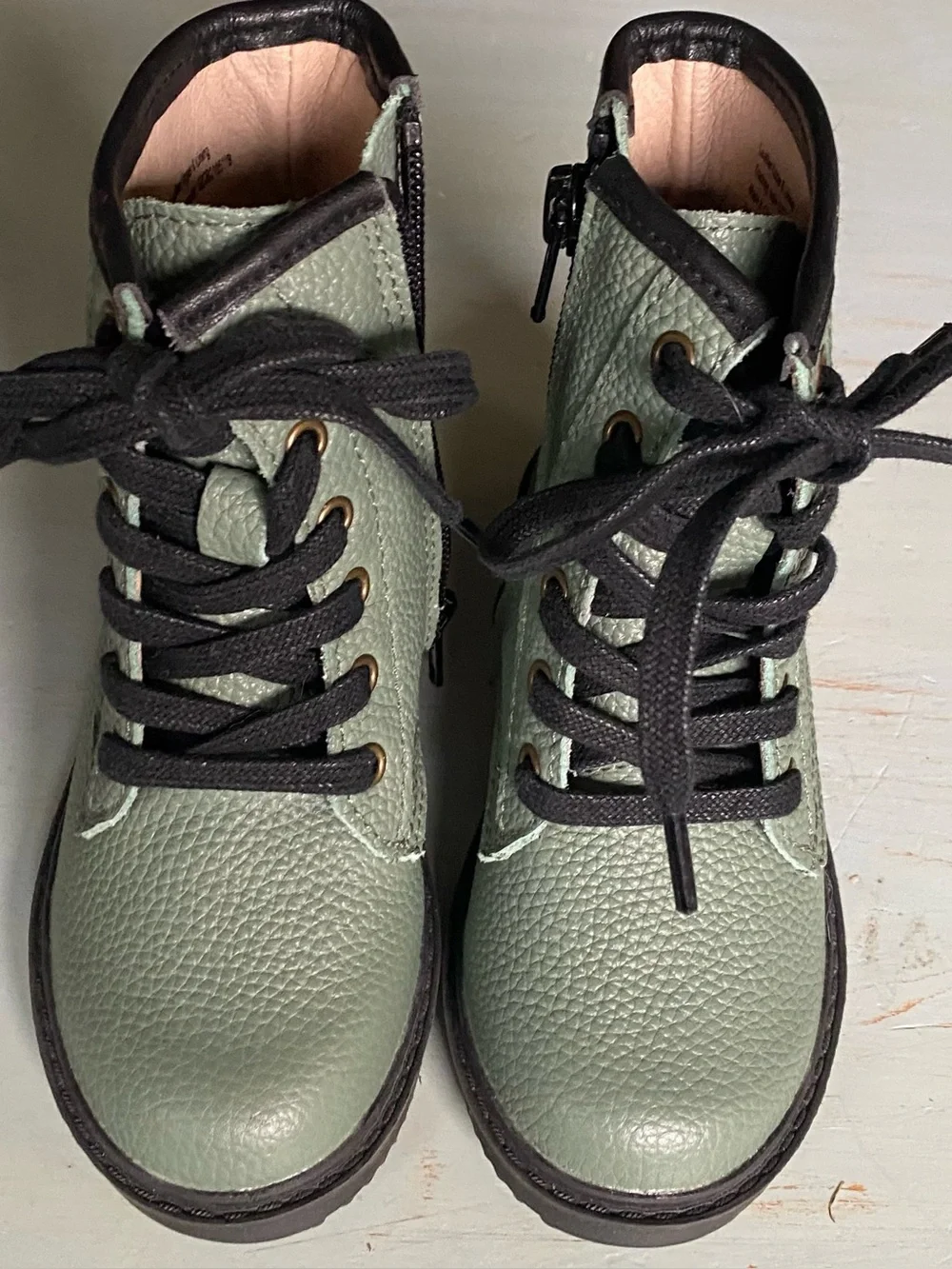 Monkey Feet laces make upper