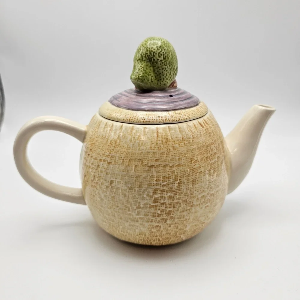 H&HD whimsical teapot
