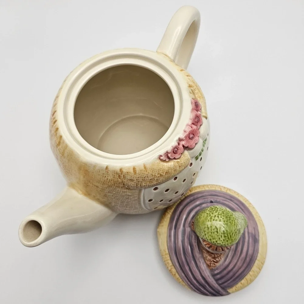H&HD whimsical teapot