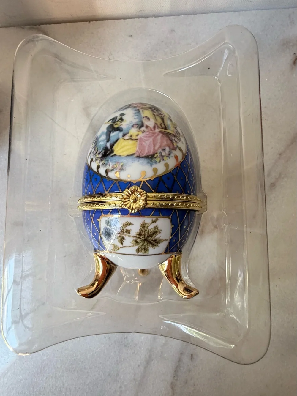 N/A porcelain egg