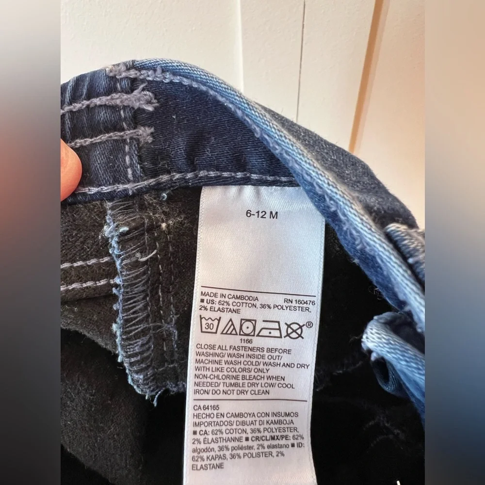 Old Navy Baby Denim Boyfriend Jeans Size‎ 6-12 Months