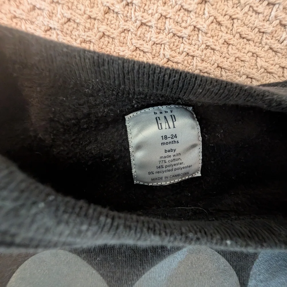 GAP cozy black