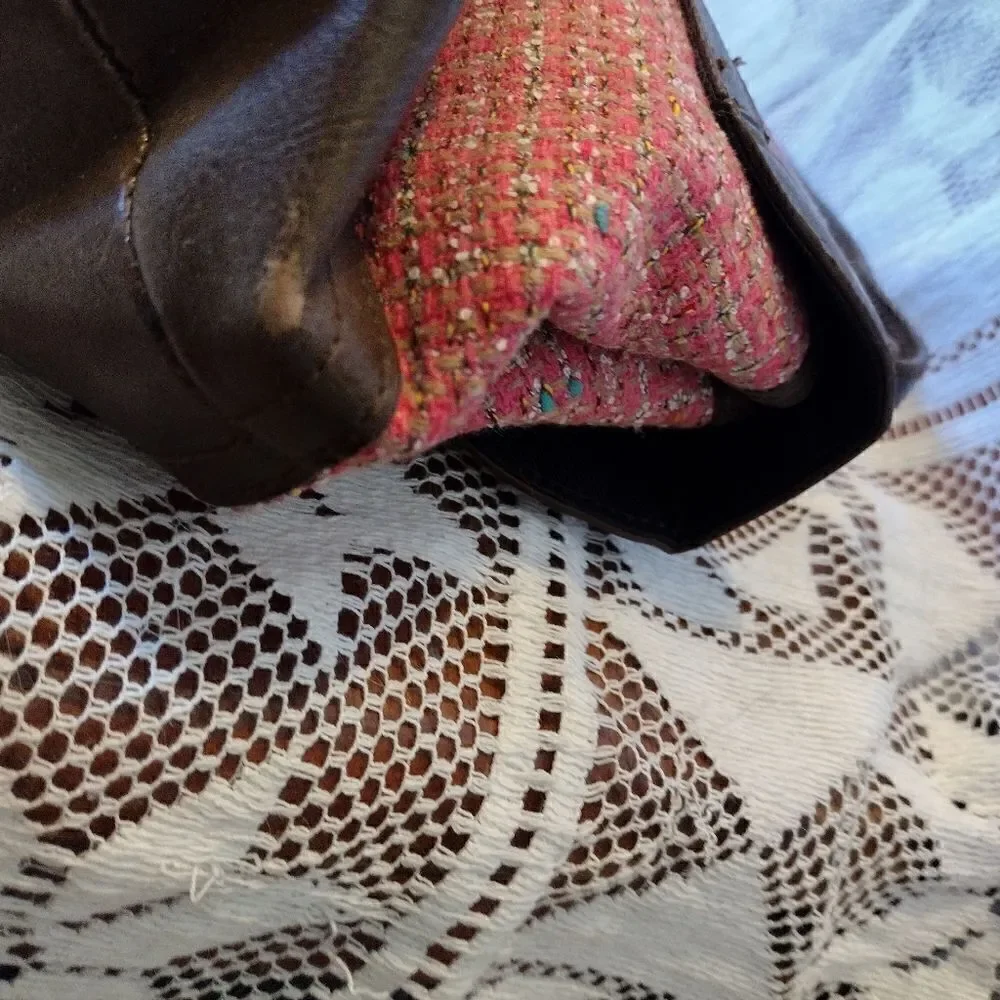 None pink tweed