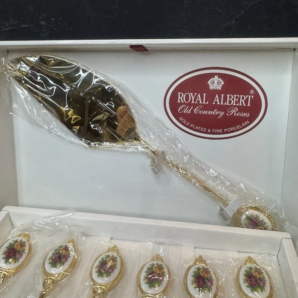 Vtg New Royal Albert Old Country Roses 6 Gold Plated forks 1 cake server Set