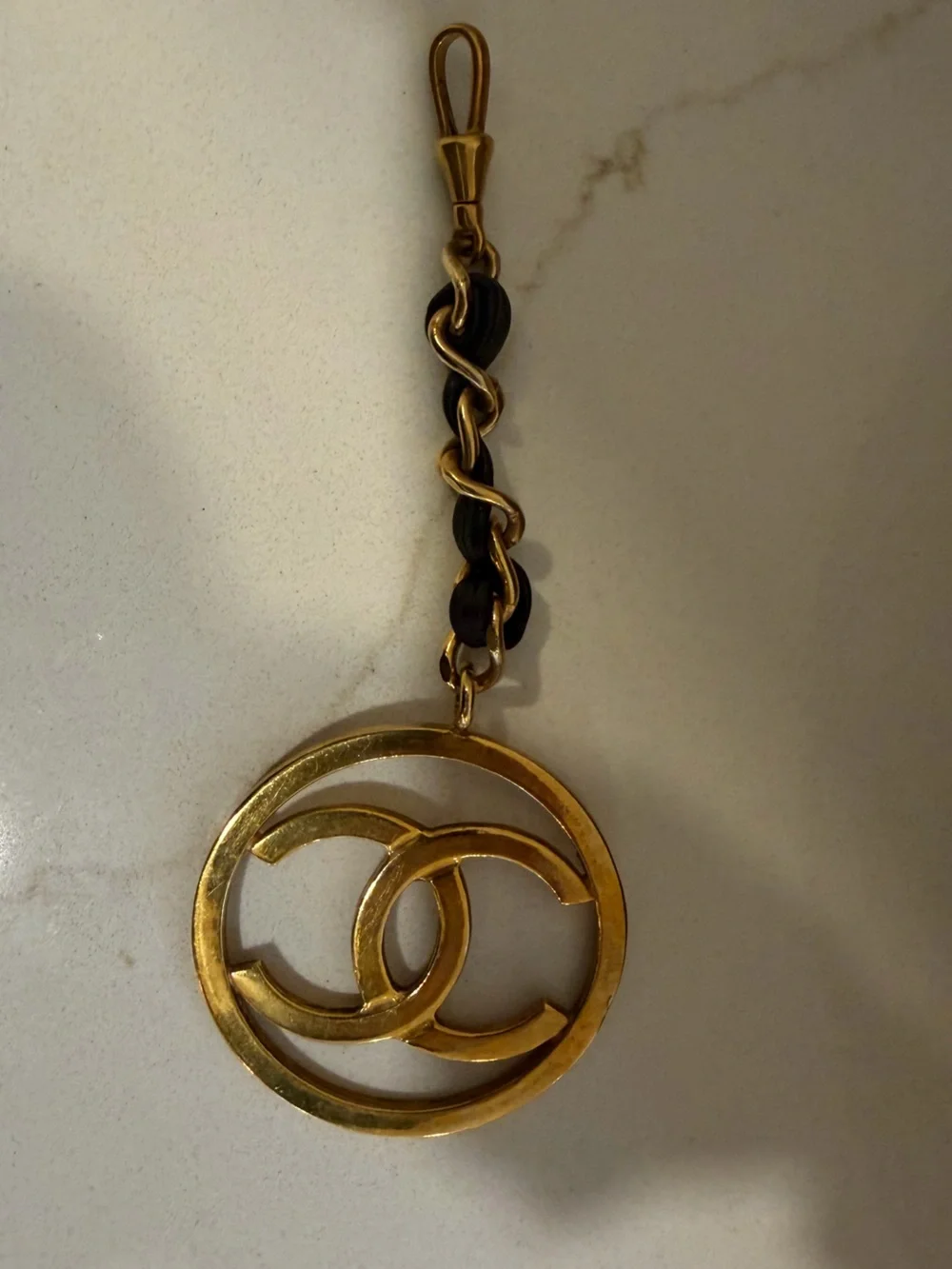 CHANEL elegant gold